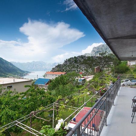 Apartment Galiot Котор Екстер'єр фото